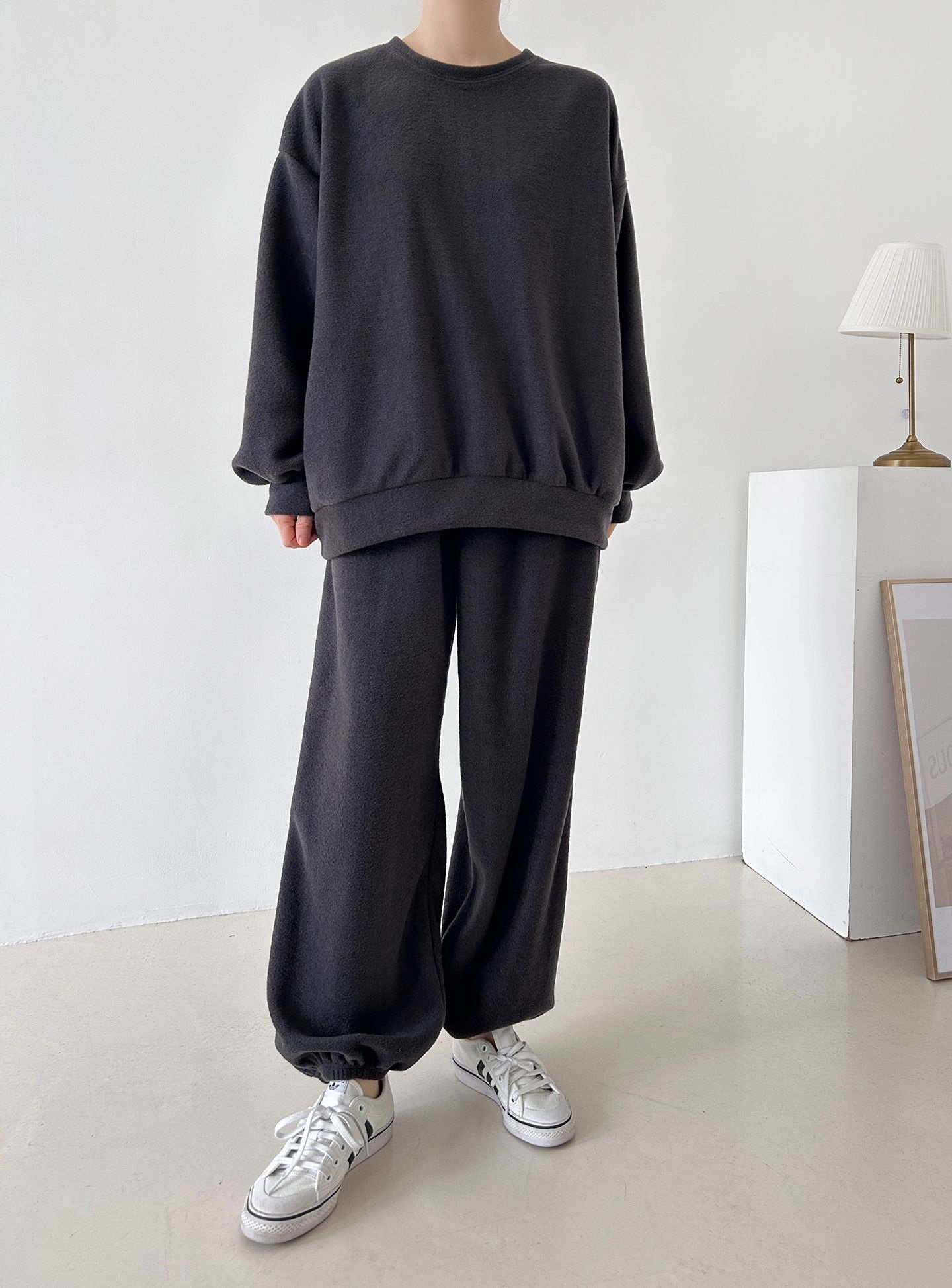 フリースラウンドネックウエストゴム長袖ジョガーカラーセットアップ | 詳細画像31