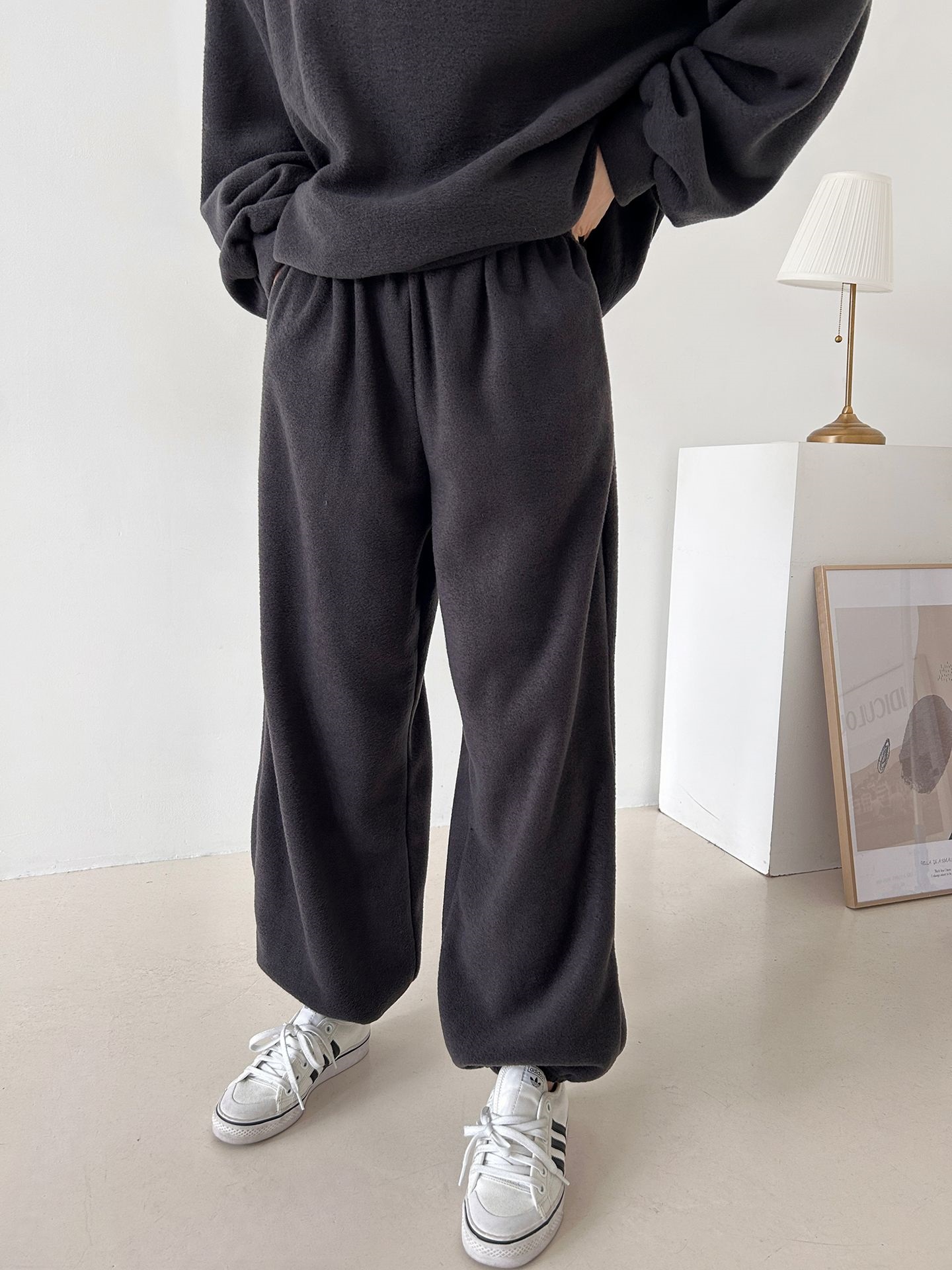 フリースラウンドネックウエストゴム長袖ジョガーカラーセットアップ | 詳細画像32