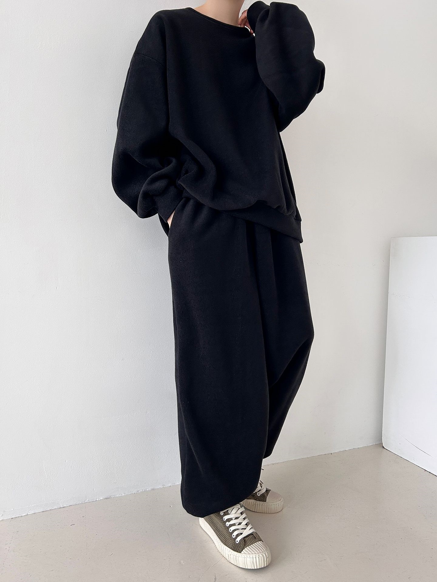 フリースラウンドネックウエストゴム長袖ジョガーカラーセットアップ | 詳細画像35