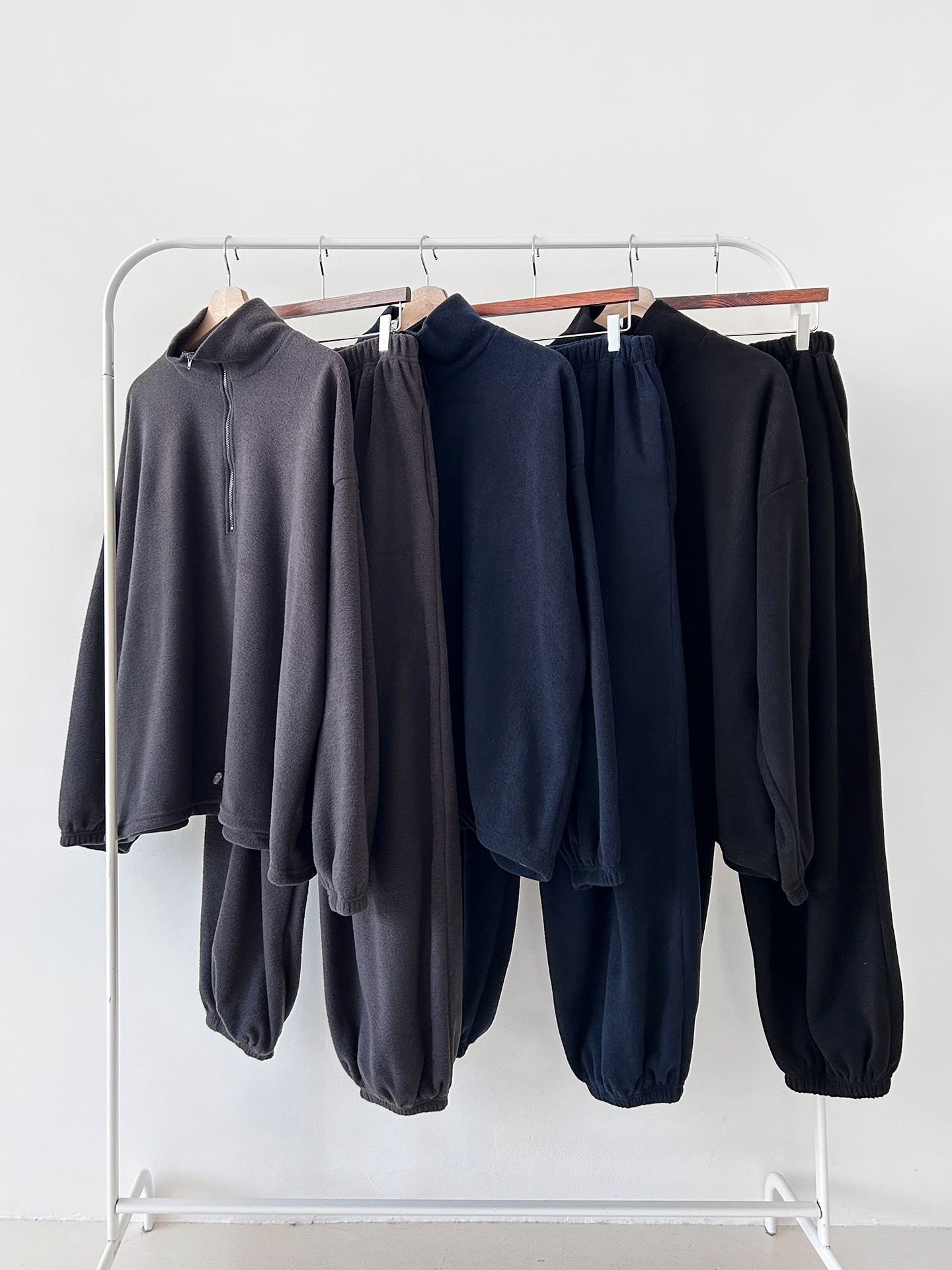 フリースハイネックハーフジップウエストゴムジョガーカラーセットアップ | 詳細画像3