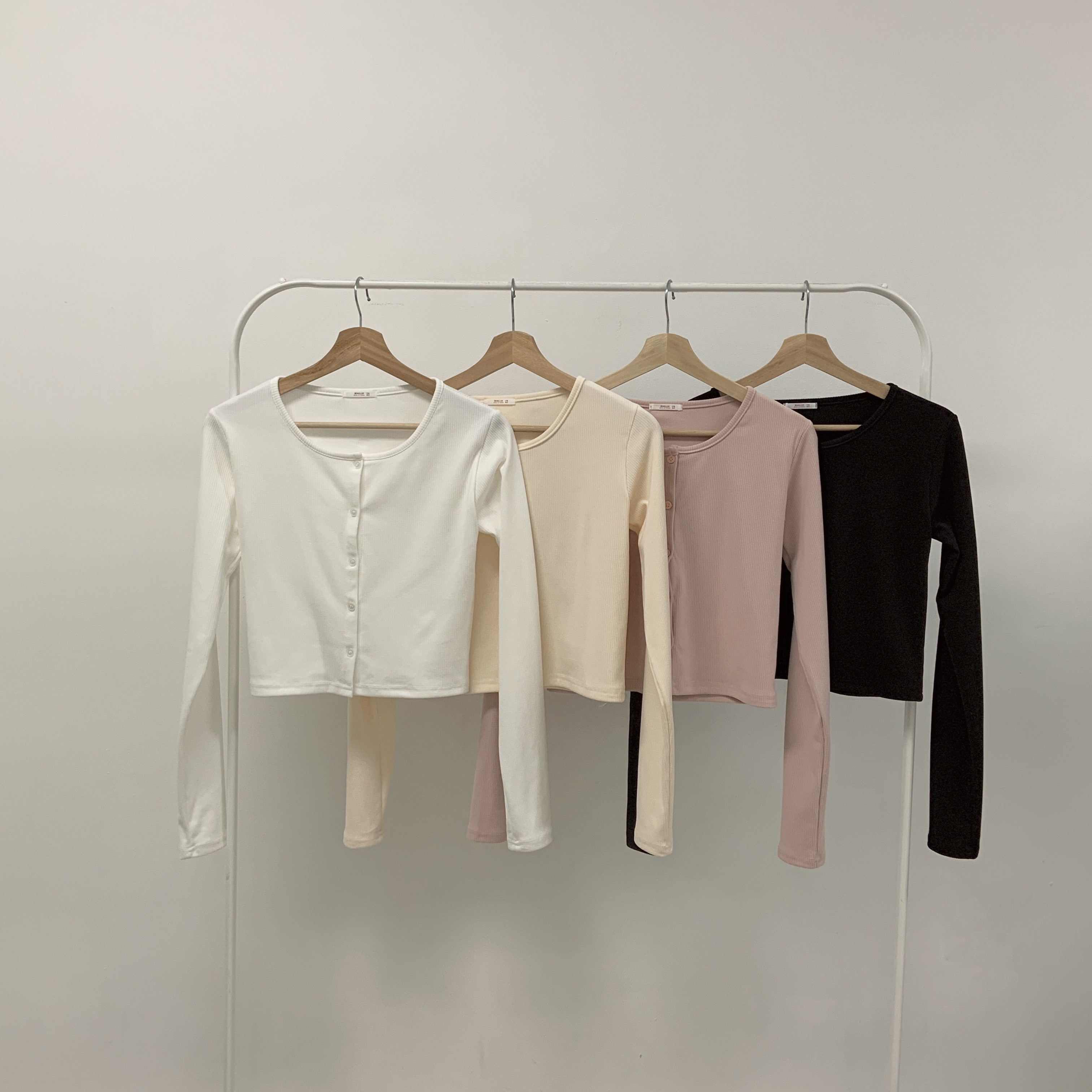 リブボタンラウンドネックシンプルカラーカーディガン | 詳細画像3