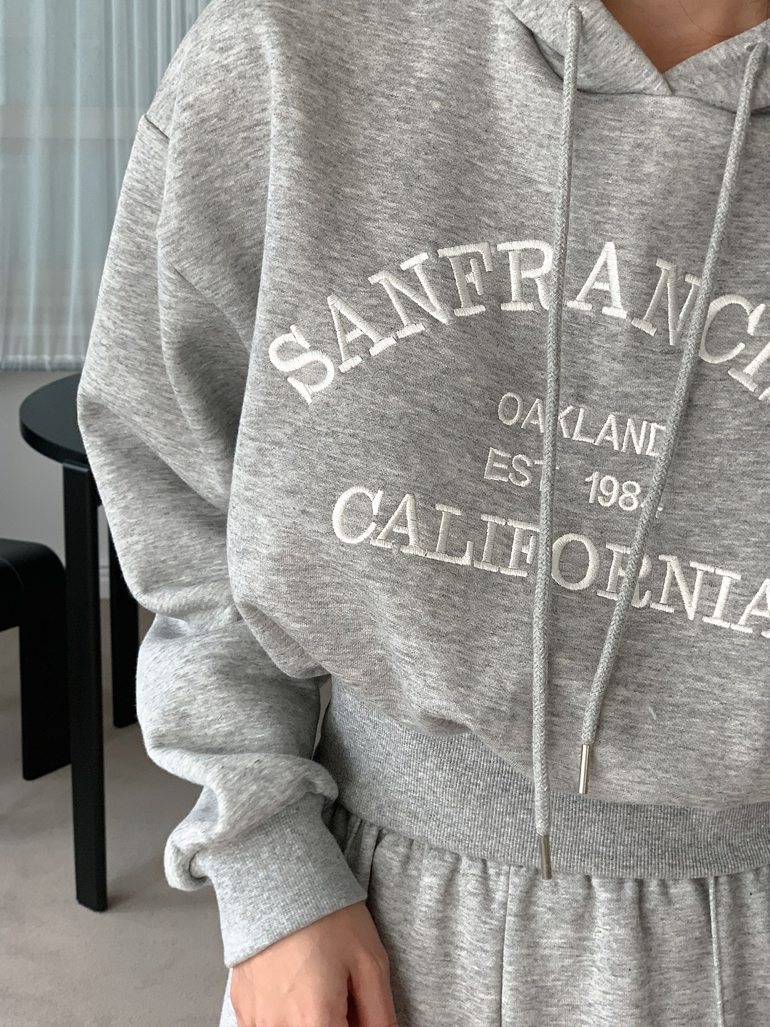 裏起毛ラウンドネックポケットウエストゴムクロップドワイド刺繍セットアップ | 詳細画像13