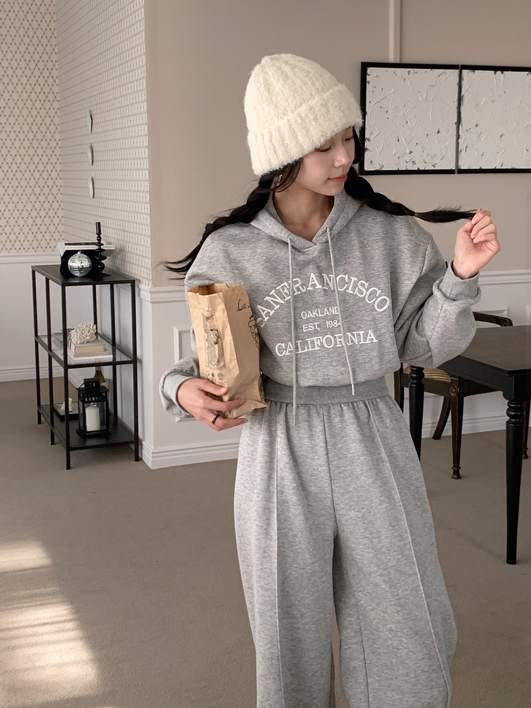 裏起毛ラウンドネックポケットウエストゴムクロップドワイド刺繍セットアップ | 詳細画像14