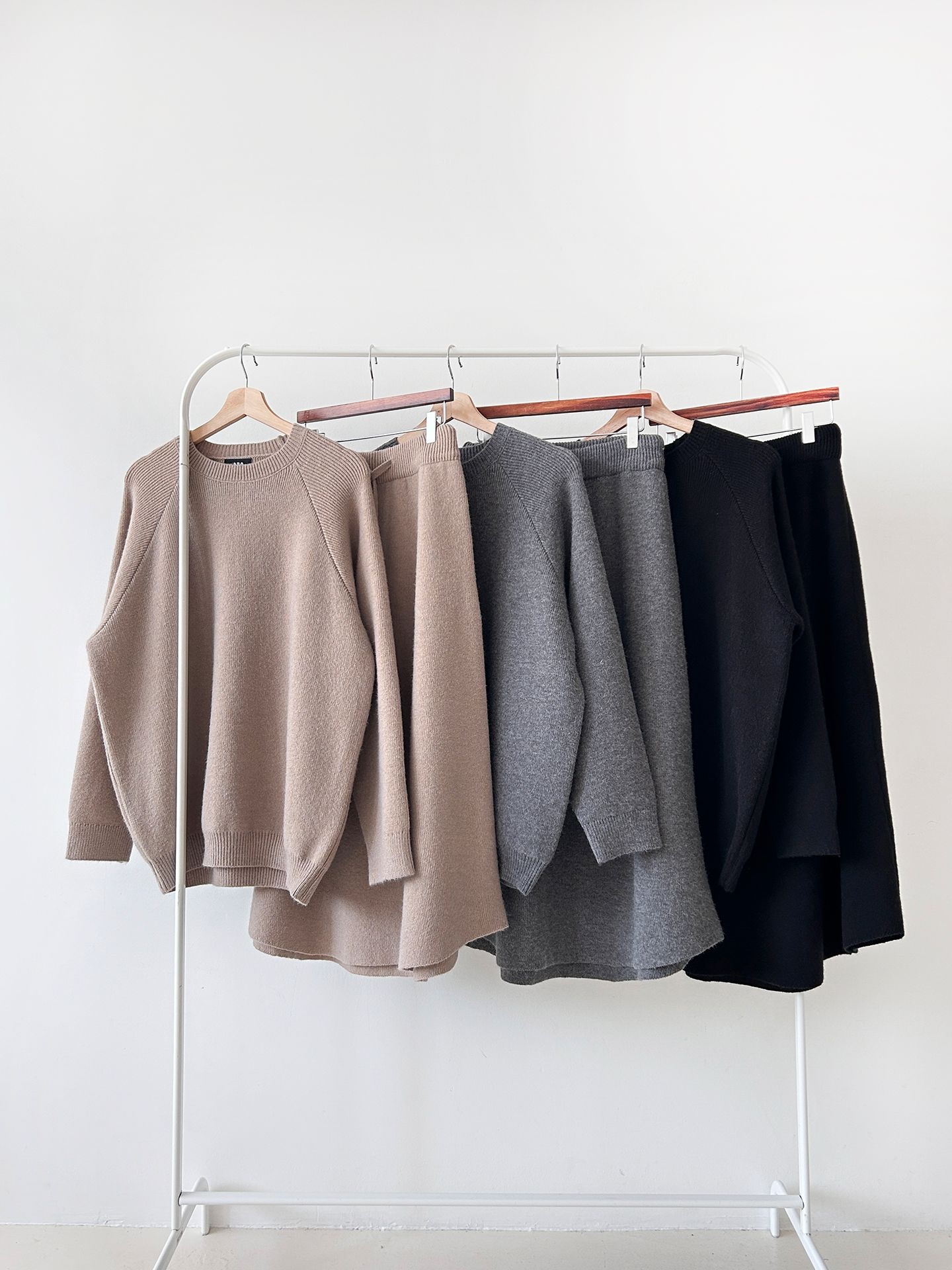 ラウンドネックドローストリングウエストゴムロング長袖無地カラーセットアップ | 詳細画像2