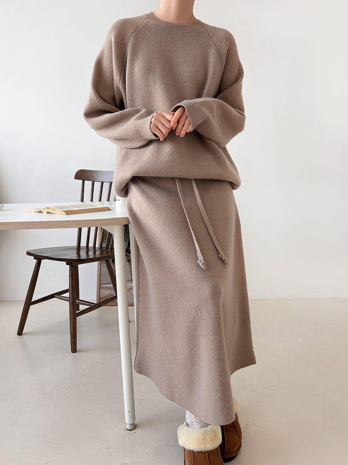 ラウンドネックドローストリングウエストゴムロング長袖無地カラーセットアップ | 詳細画像3