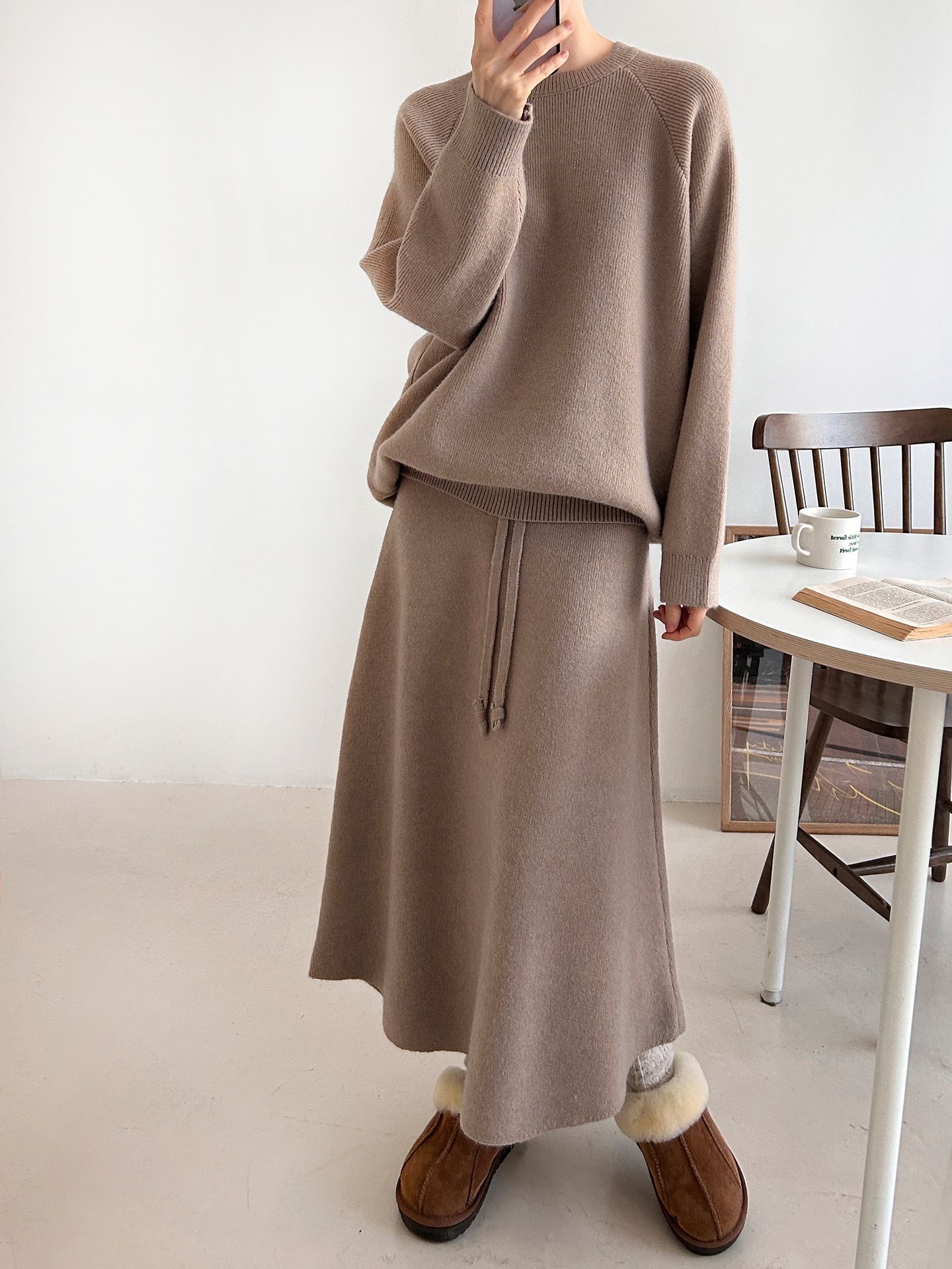 ラウンドネックドローストリングウエストゴムロング長袖無地カラーセットアップ | 詳細画像8