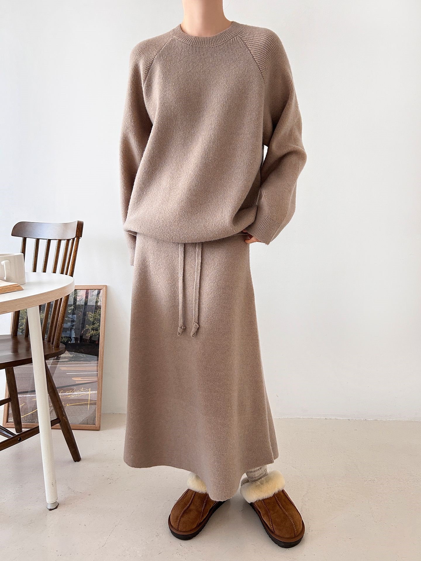 ラウンドネックドローストリングウエストゴムロング長袖無地カラーセットアップ | 詳細画像11