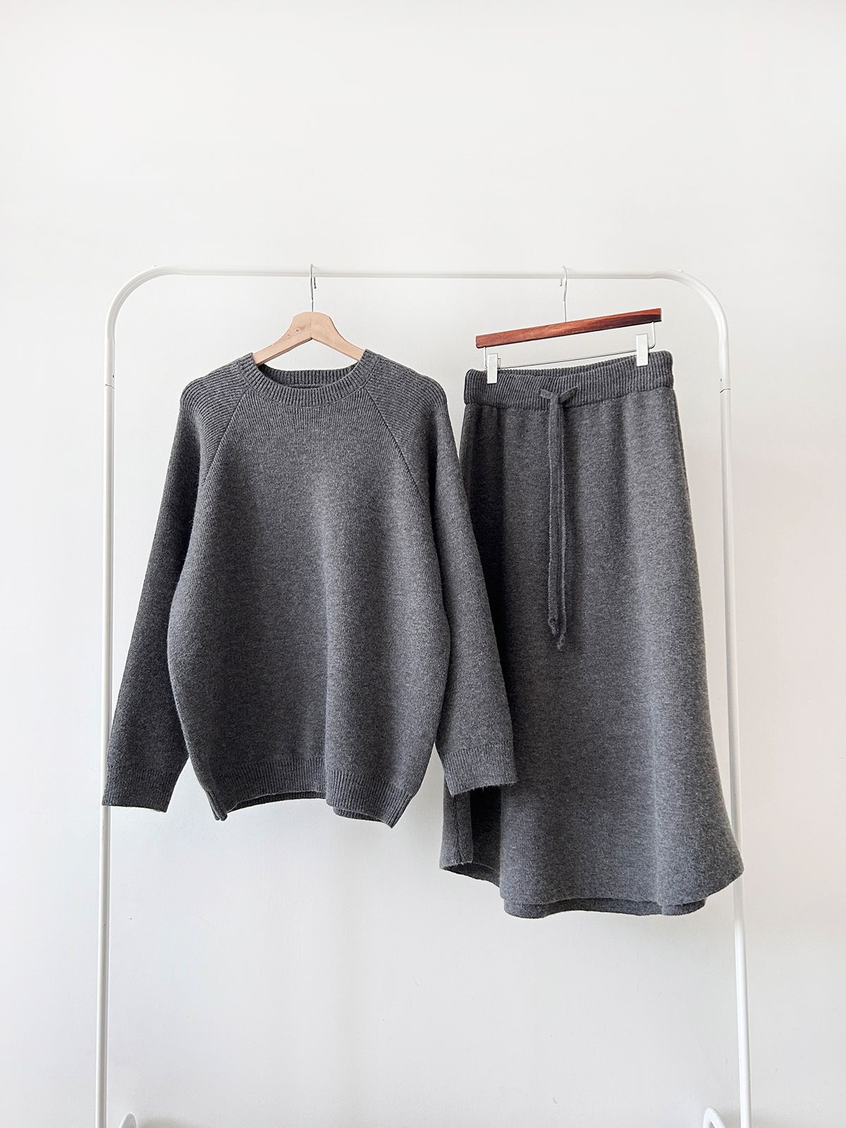 ラウンドネックドローストリングウエストゴムロング長袖無地カラーセットアップ | 詳細画像37