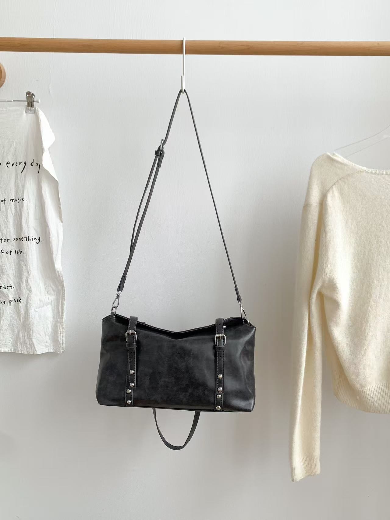 ストラップ付バックルスタッズショルダーバッグ | 詳細画像10