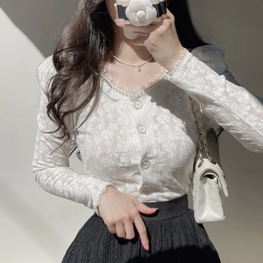 エコパールラウンドネックボタンレース花柄ブラウス | mirangmirang | 詳細画像2