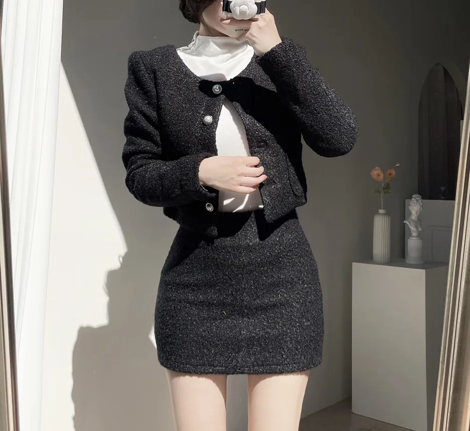 ツイードノーカラーラウンドネックショートパール調ボタンジャケット | mirangmirang | 詳細画像25