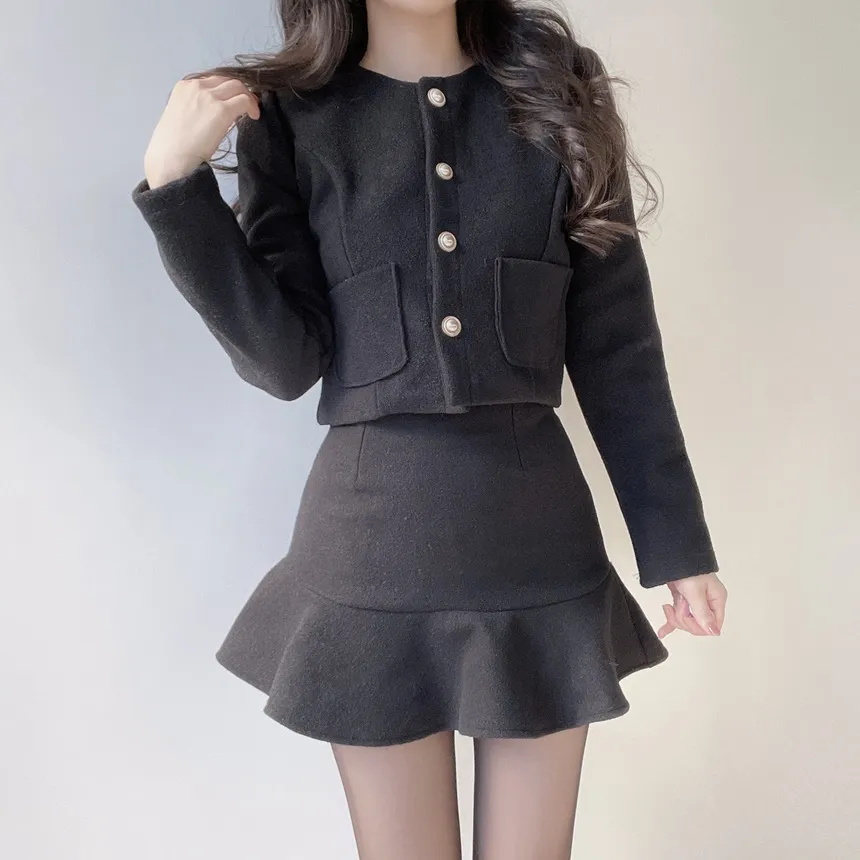 メルトンタッチラウンドネックポケットクロップドジャケット | mirangmirang | 詳細画像2