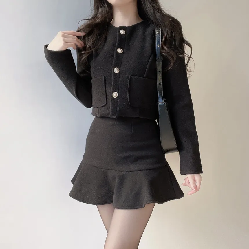 メルトンタッチラウンドネックポケットクロップドジャケット | mirangmirang | 詳細画像4