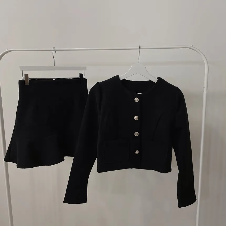 メルトンタッチラウンドネックポケットクロップドジャケット | mirangmirang | 詳細画像16