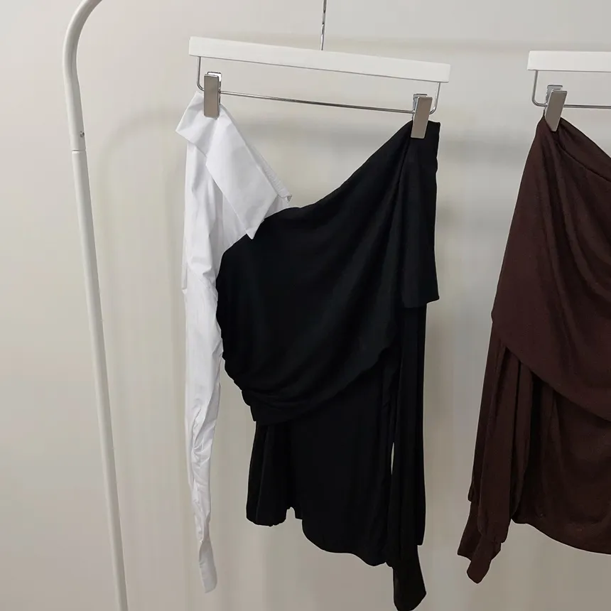 オフショルダーアンバランス配色ブラウス | mirangmirang | 詳細画像19