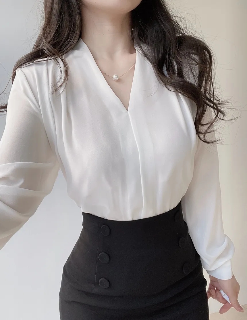 チェーンセットエコパールVネックブラウス | mirangmirang | 詳細画像4