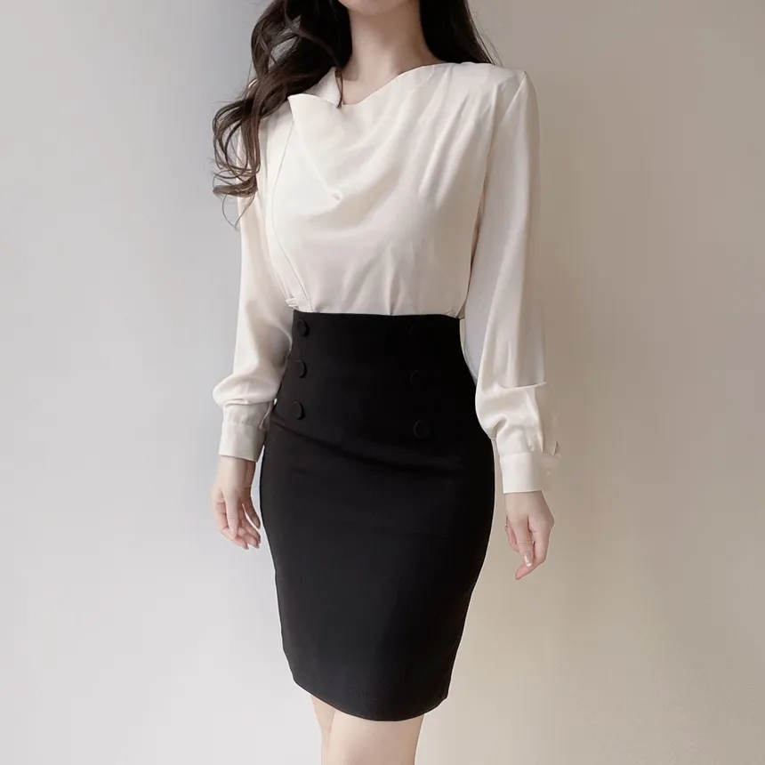 ストラップ付ドレープシャーリングブラウス | mirangmirang | 詳細画像3