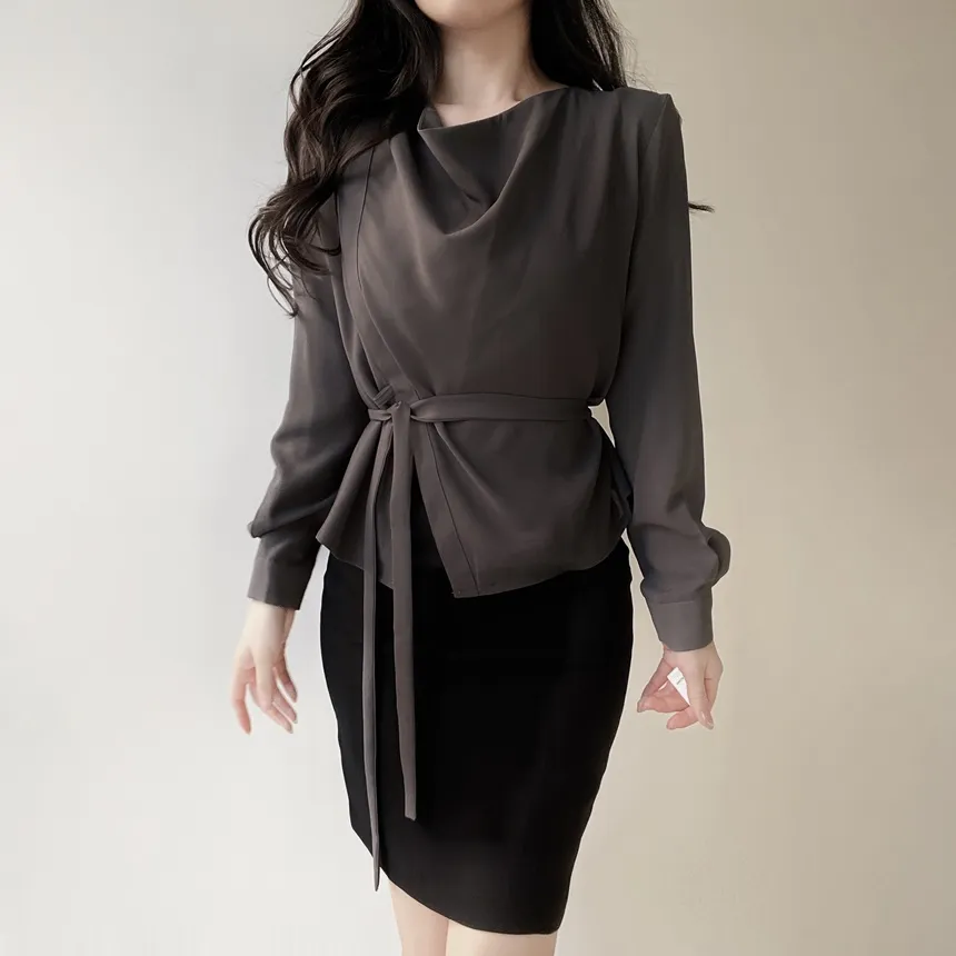 ストラップ付ドレープシャーリングブラウス | mirangmirang | 詳細画像17