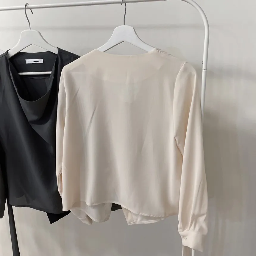 ストラップ付ドレープシャーリングブラウス | mirangmirang | 詳細画像23