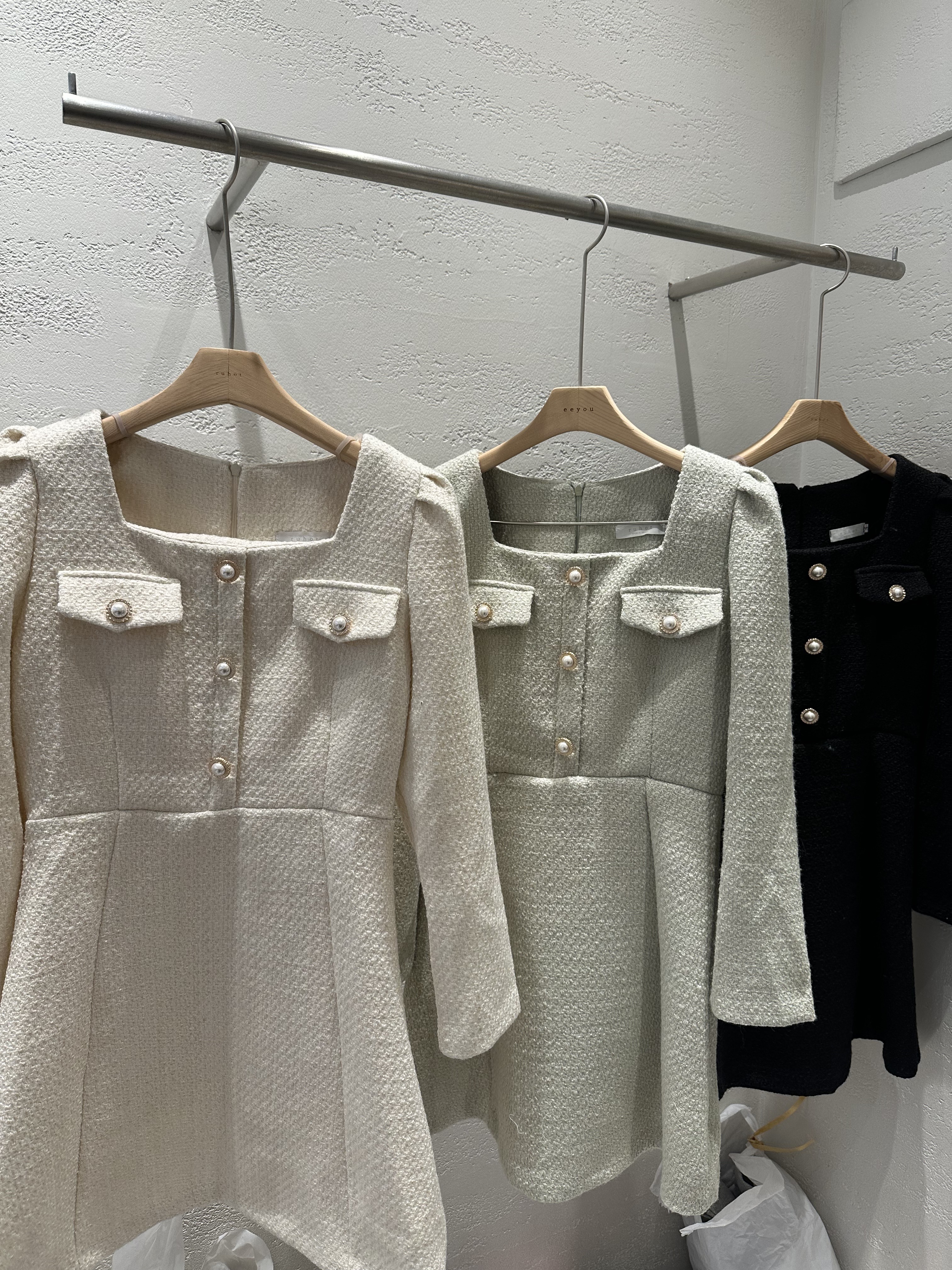 ジップアップスクエアネックパール調ボタンパフスリーブスリムフェイクボタンミニワンピース | 詳細画像21