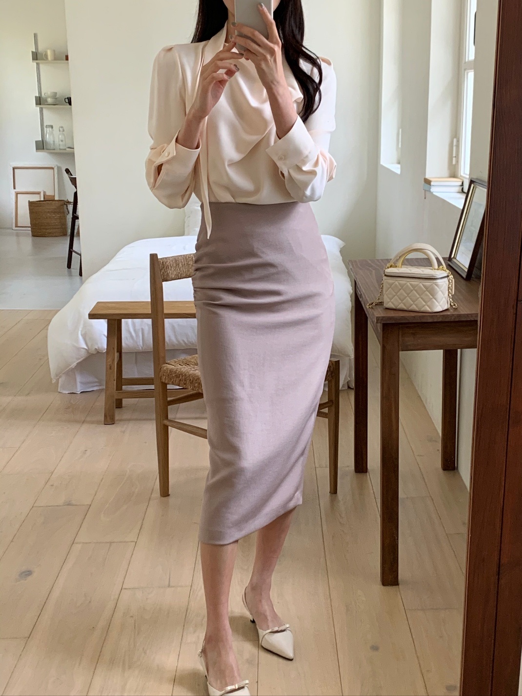 ソフトドレープパール調ボタン長袖ギャザースカーフネックブラウス | 詳細画像6