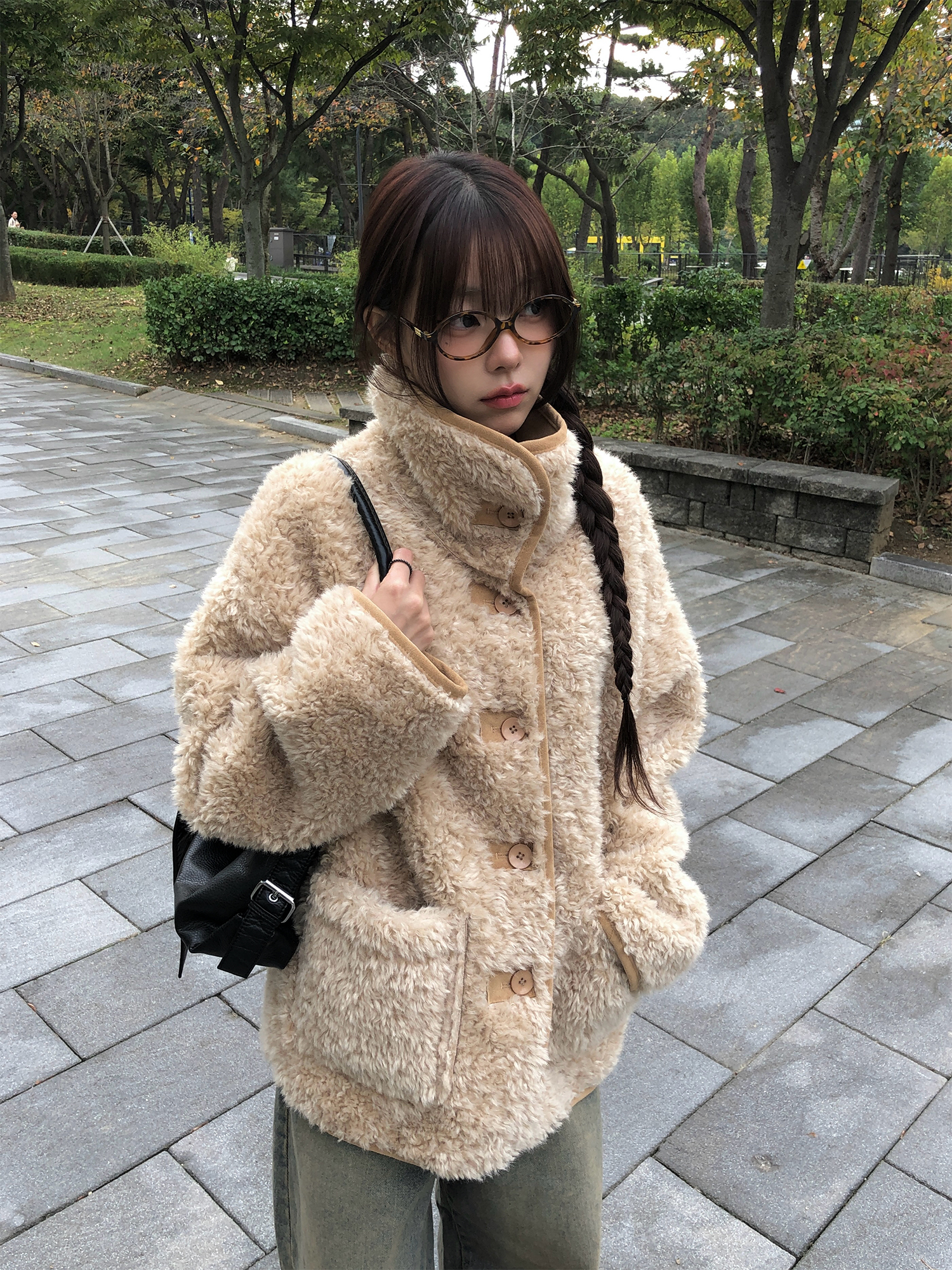 リバーシブルスエード調エコファーボタンハイネックポケットカラー