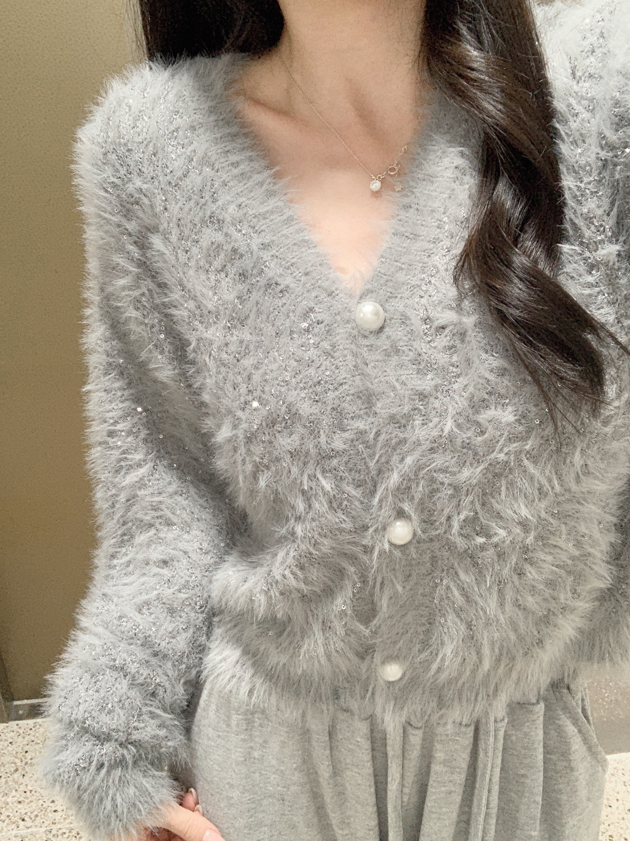 スパンコールウール混アンゴラ混ボタンVネック長袖カーディガン | 詳細画像3