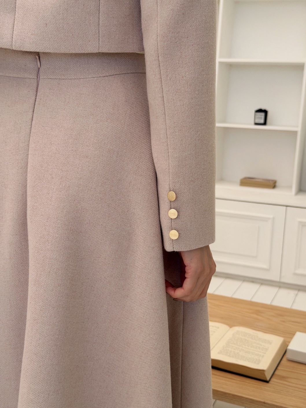 ラウンドネックバックル肩パッドスリム長袖ジャケット | 詳細画像12