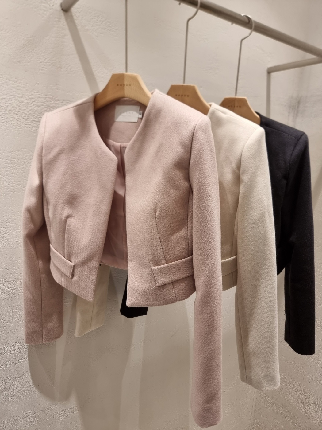 ラウンドネックバックル肩パッドスリム長袖ジャケット | 詳細画像20