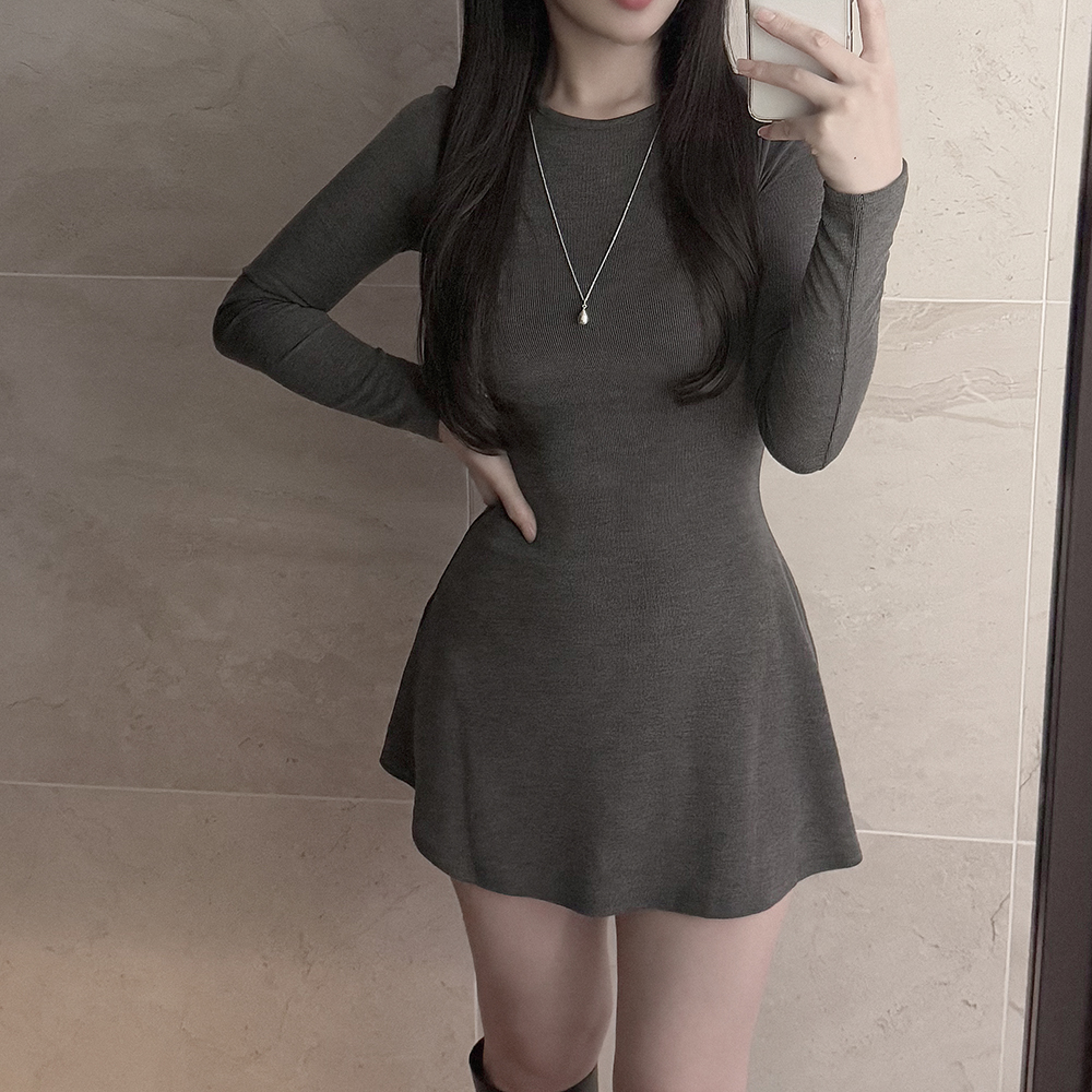 ストレッチスリムラウンドネック長袖ミニフレアワンピース
