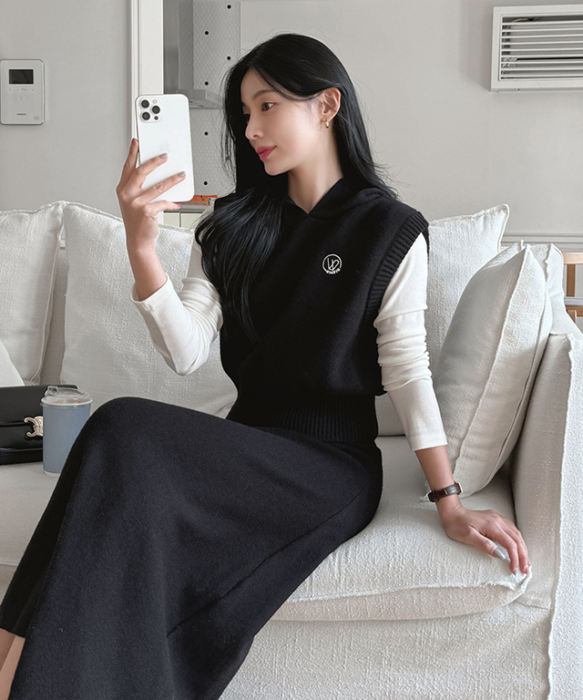 しずく☆ 新品タグ付☆ ADORE ニット ロング丈ベスト　ブラック しずく☆ 新品タグ付☆ ADORE ニット ロング丈ベスト ブラック fit