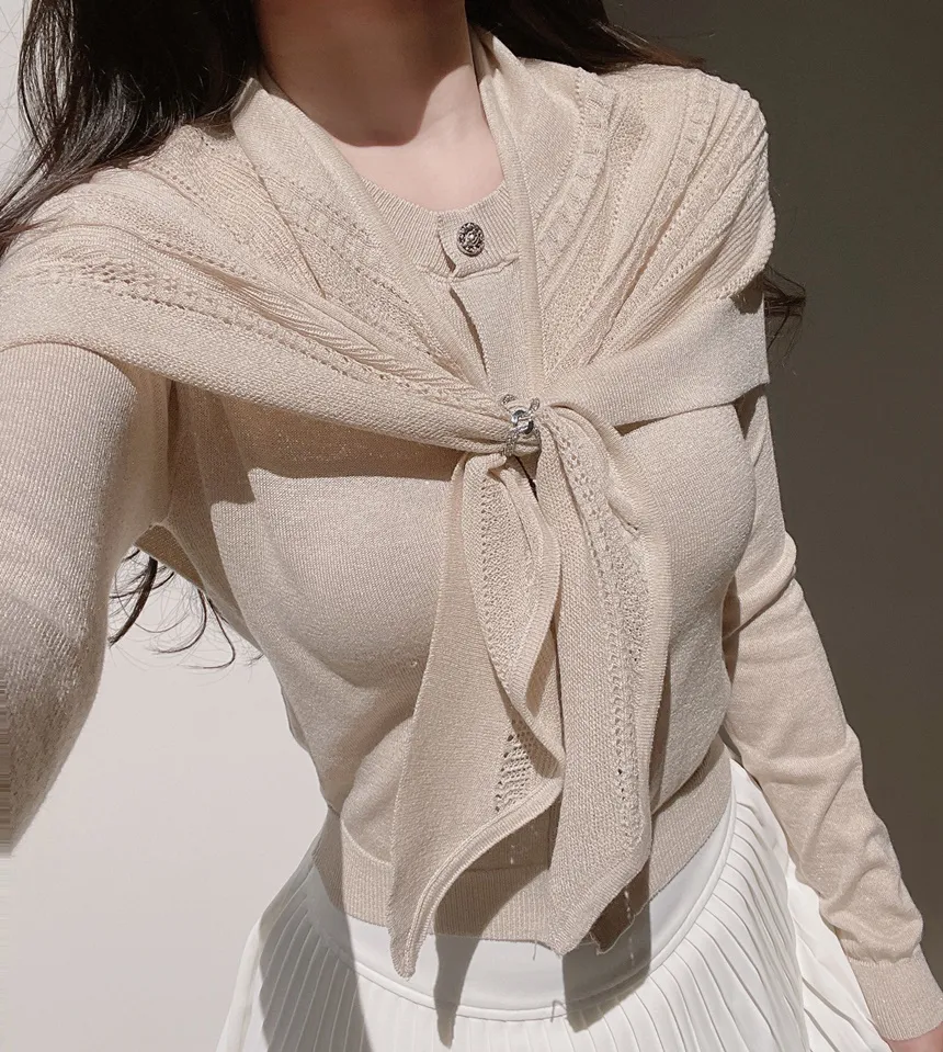 ラウンドネックボタンケープカーディガンブローチ付 | mirangmirang | 詳細画像26