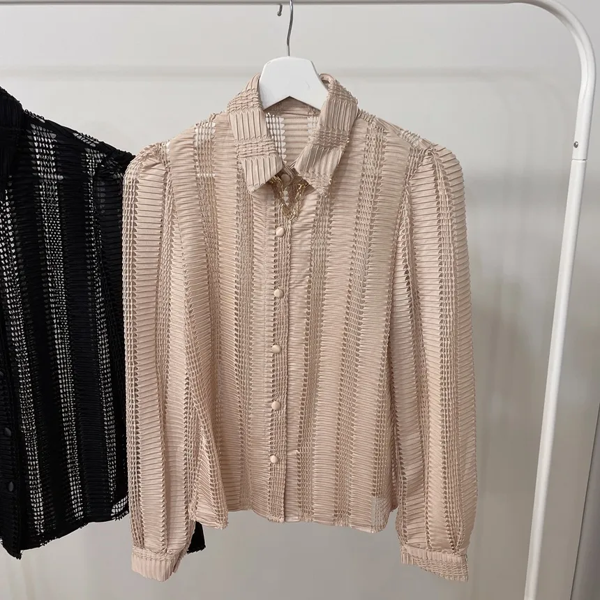 カラーボタン長袖ペンダントブラウス | mirangmirang | 詳細画像23