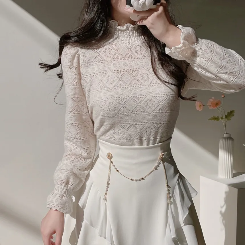 シャーリングタートルネック長袖ベルスリーブカラーブラウス | mirangmirang | 詳細画像2