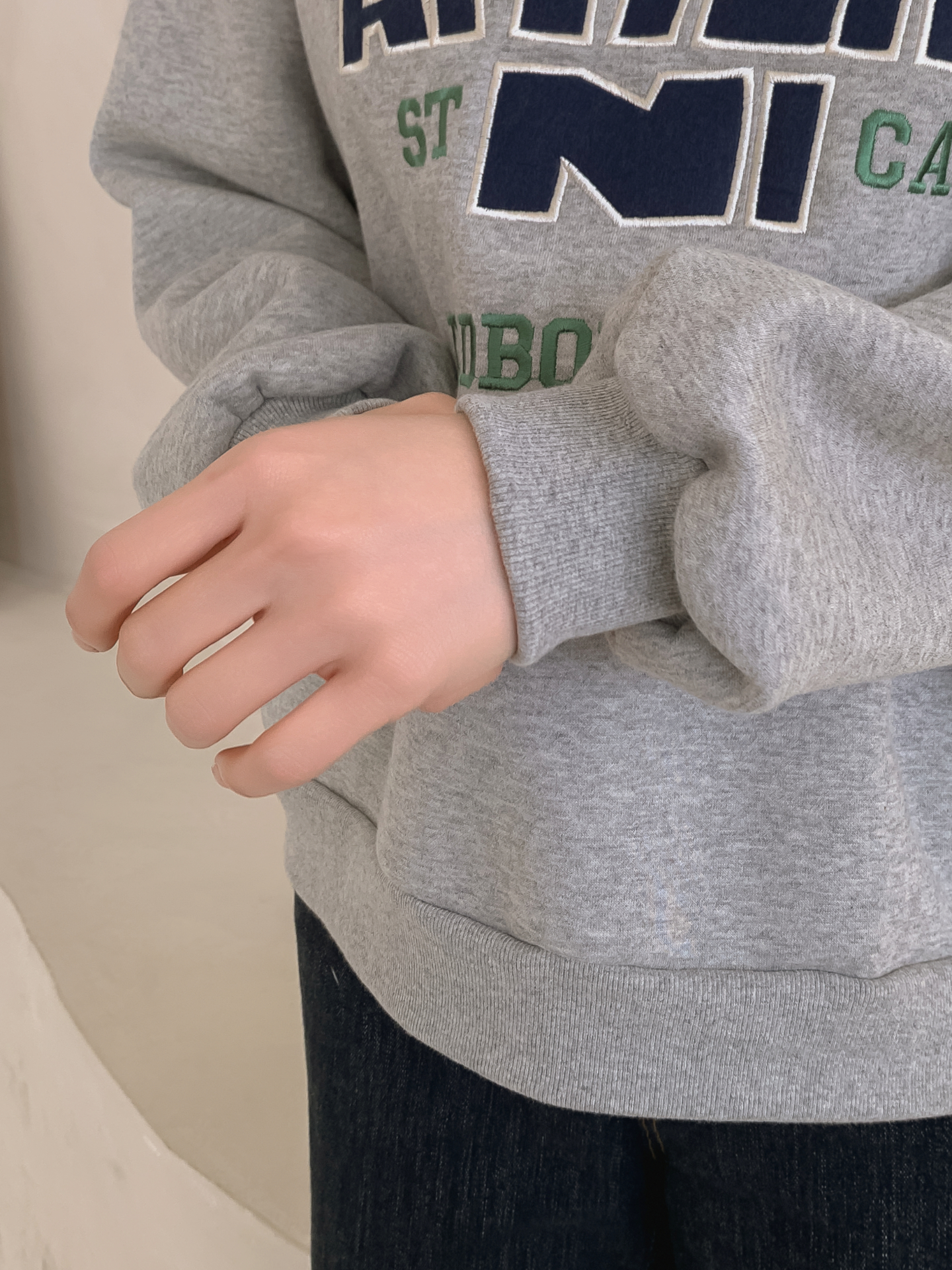 裏起毛ラウンドネックパッチルーズ長袖刺繍スウェット | 詳細画像13