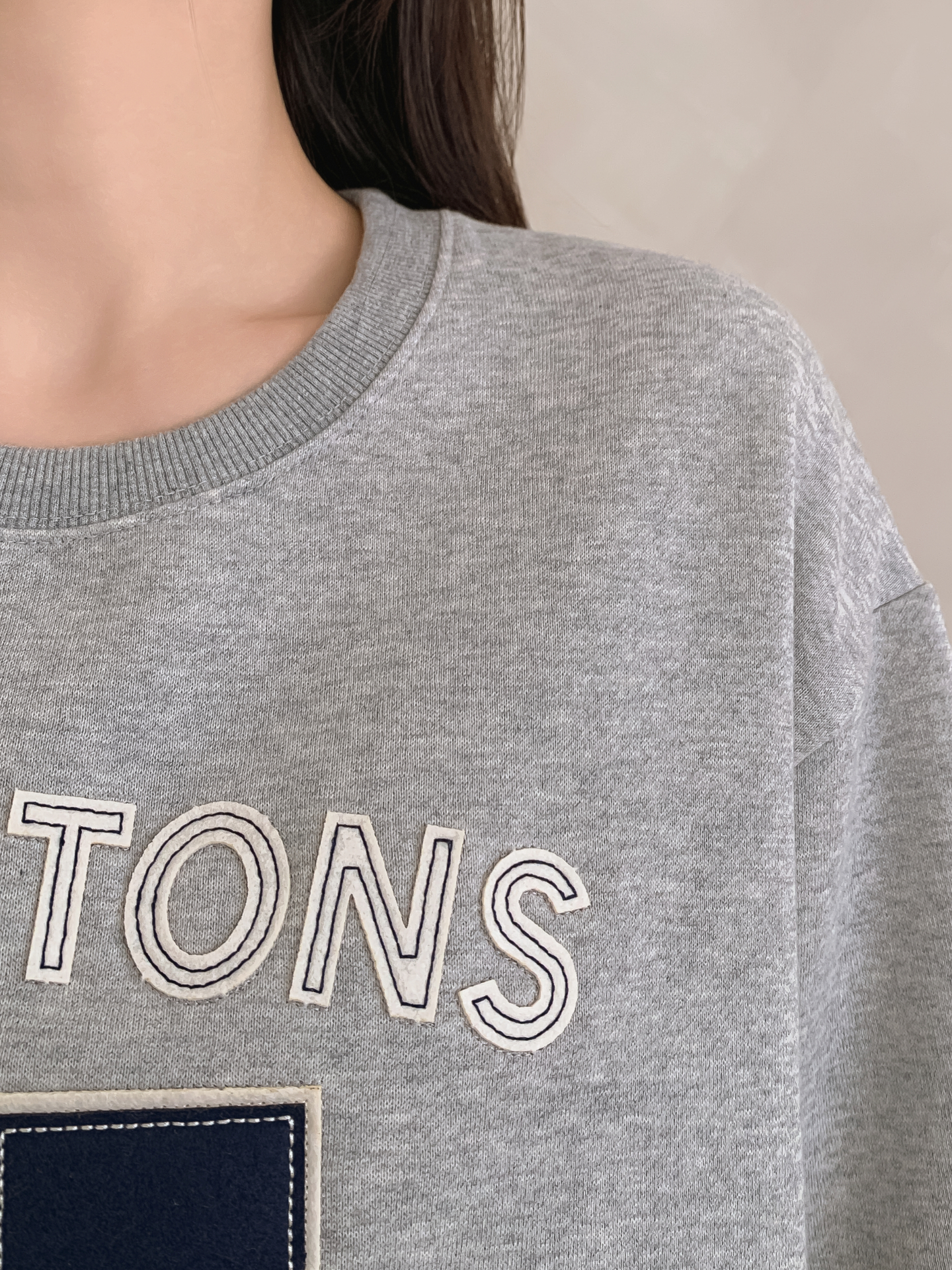 起毛裏地ラウンドネックルーズ長袖ロゴスウェット | 詳細画像8