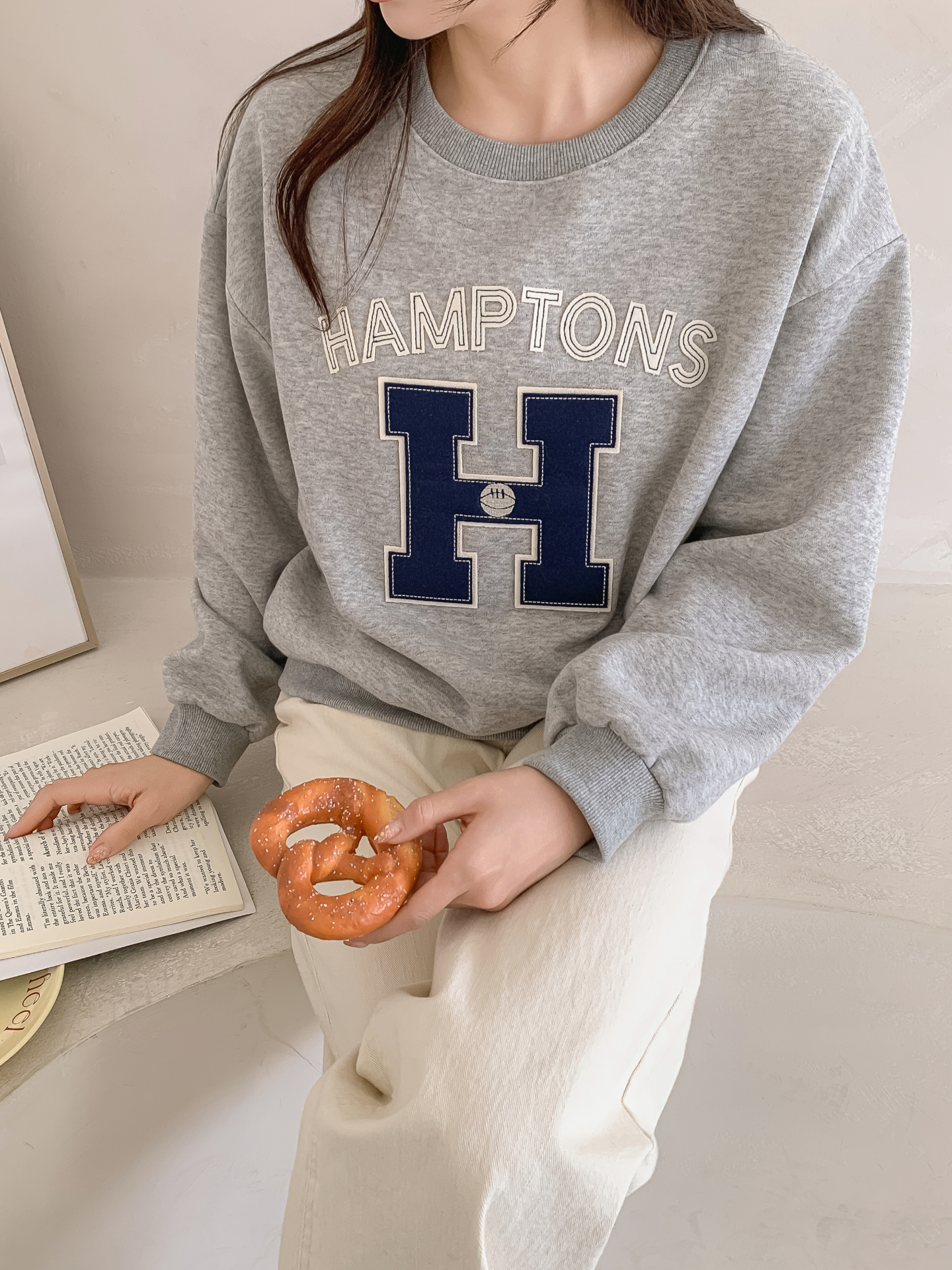 起毛裏地ラウンドネックルーズ長袖ロゴスウェット | 詳細画像14