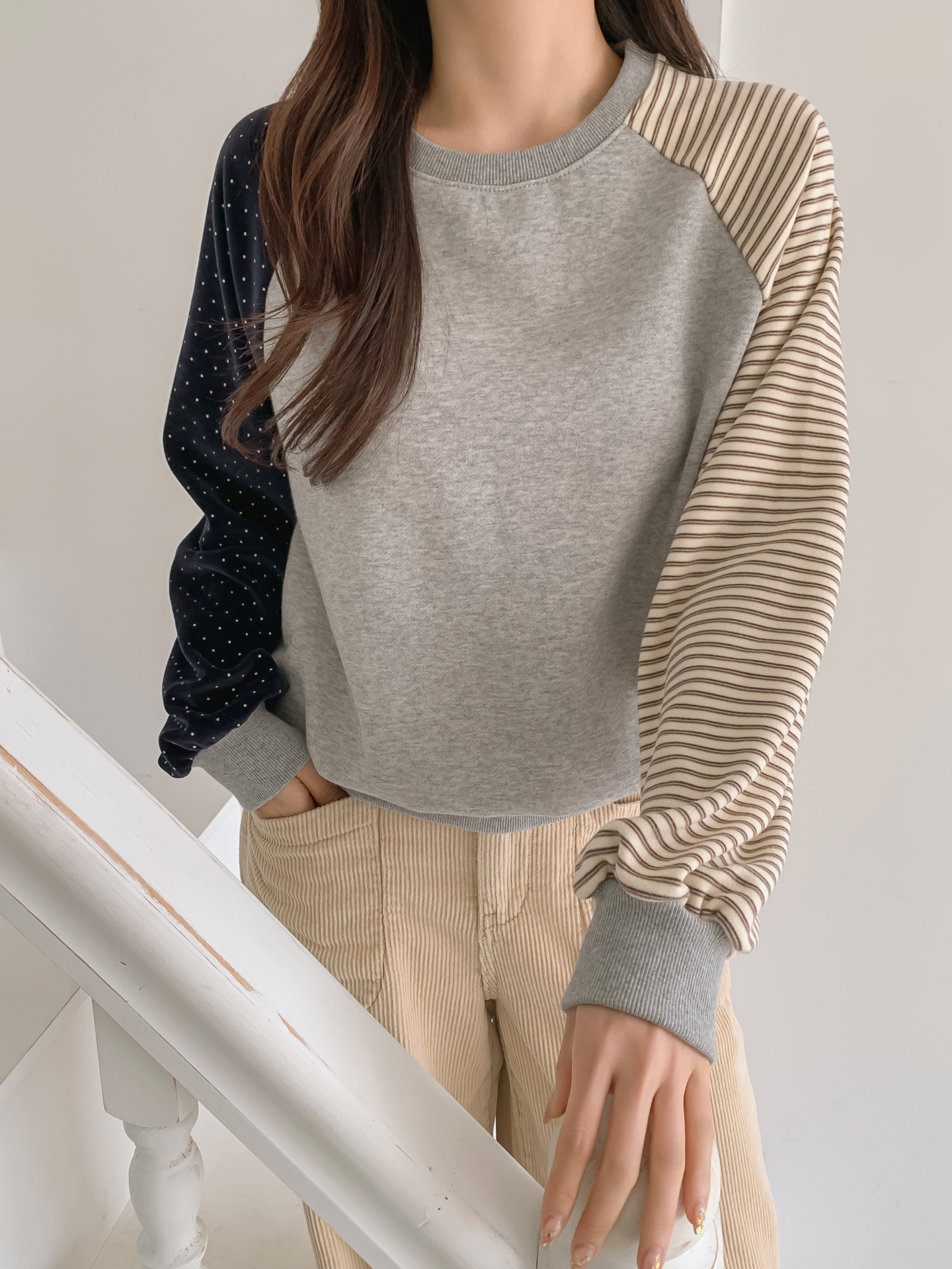 起毛裏地コンビラウンドネック長袖スウェット | 詳細画像6