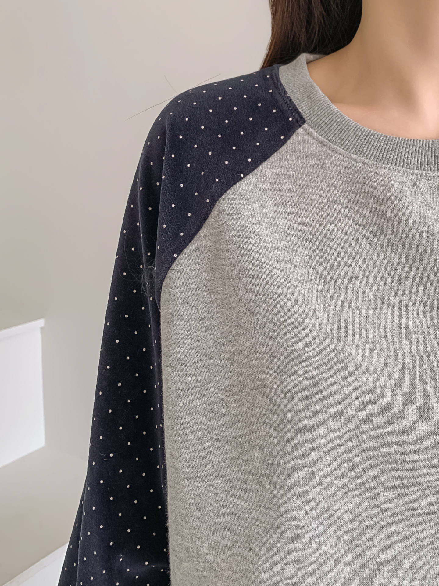 起毛裏地コンビラウンドネック長袖スウェット | 詳細画像14