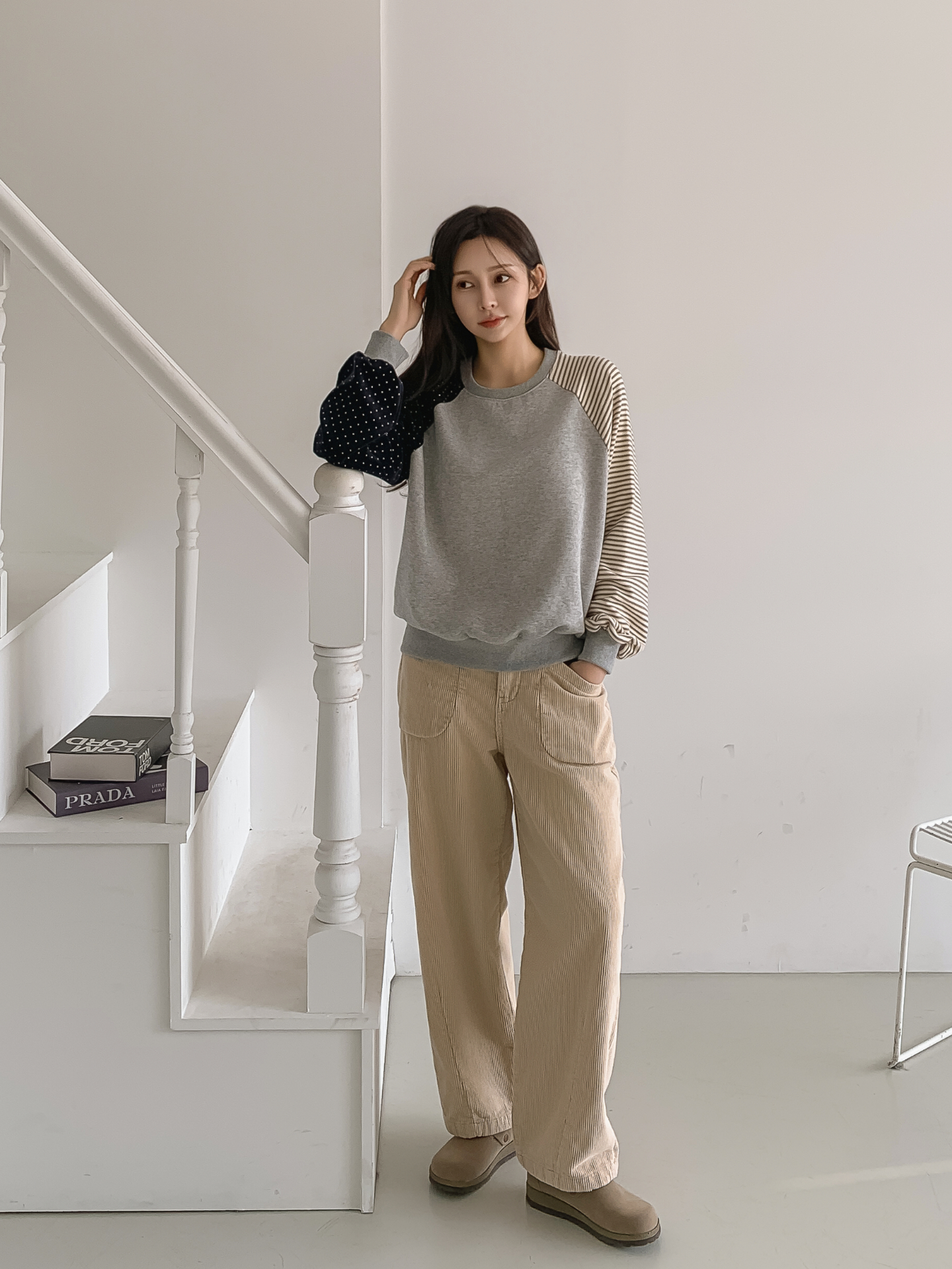 起毛裏地コンビラウンドネック長袖スウェット | 詳細画像16