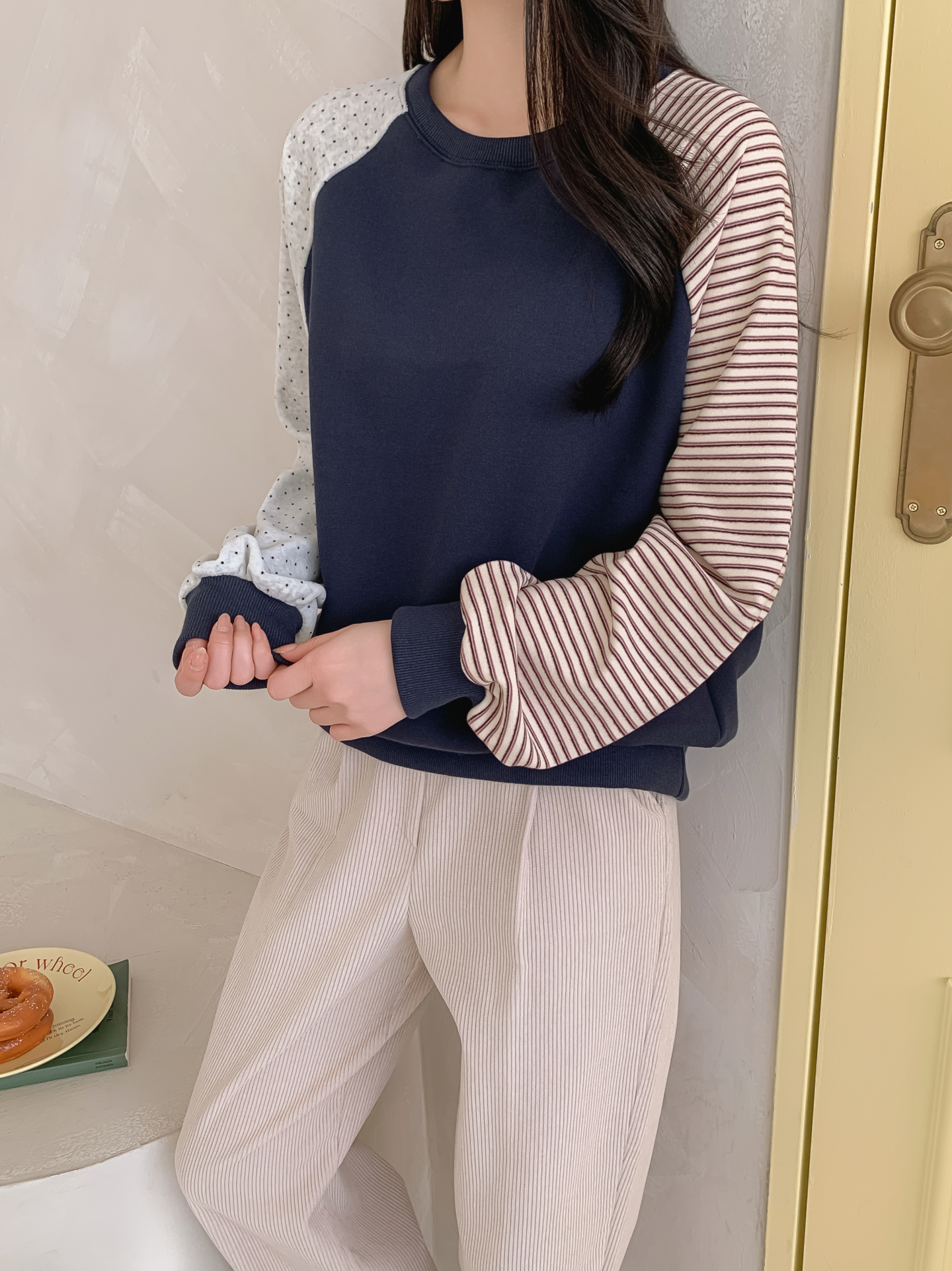 起毛裏地コンビラウンドネック長袖スウェット | 詳細画像21