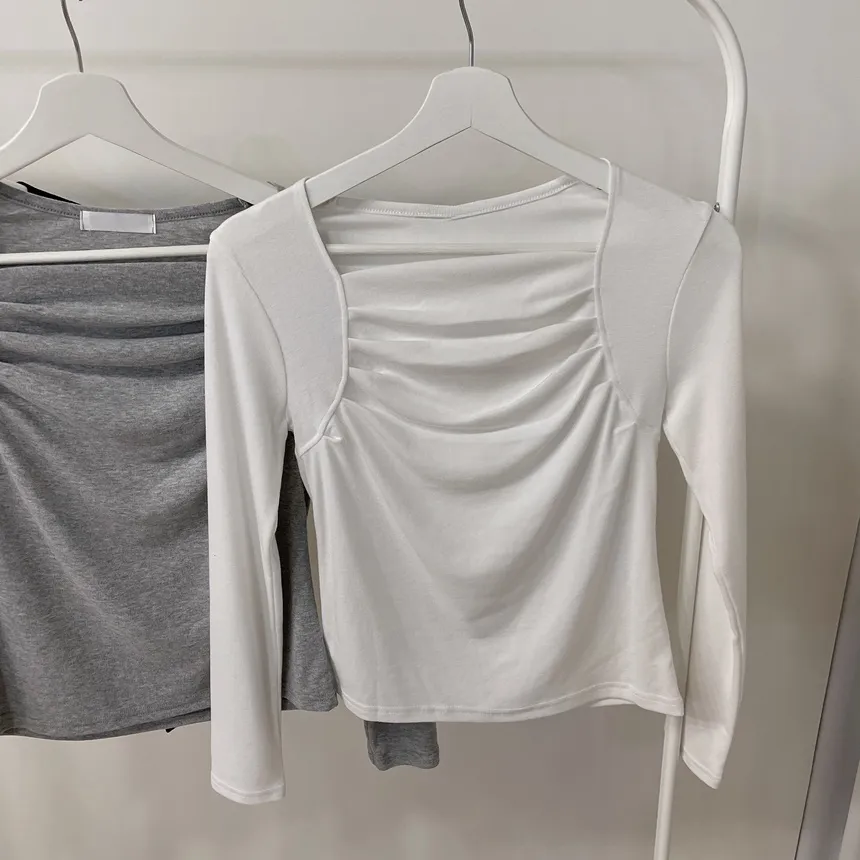 スクエアネック長袖ギャザーTシャツ | mirangmirang | 詳細画像26