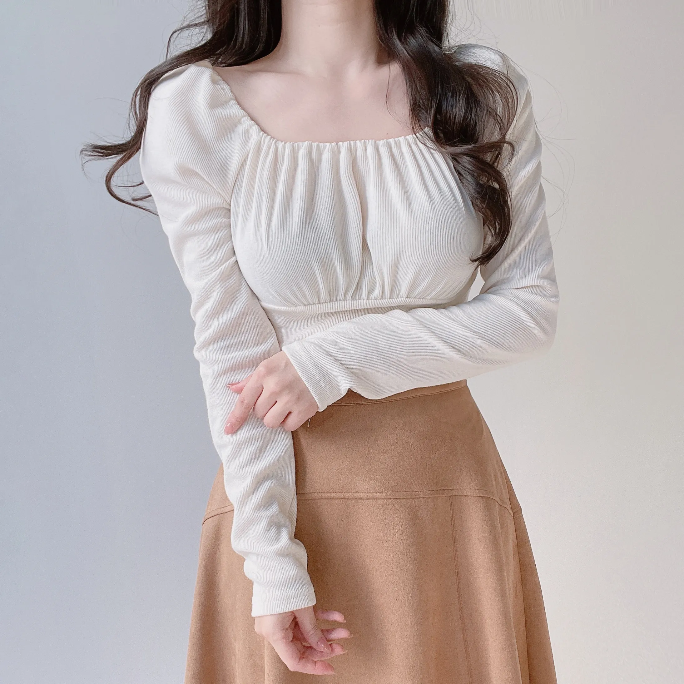 スクエアネックシャーリング長袖無地Tシャツ | mirangmirang | 詳細画像1