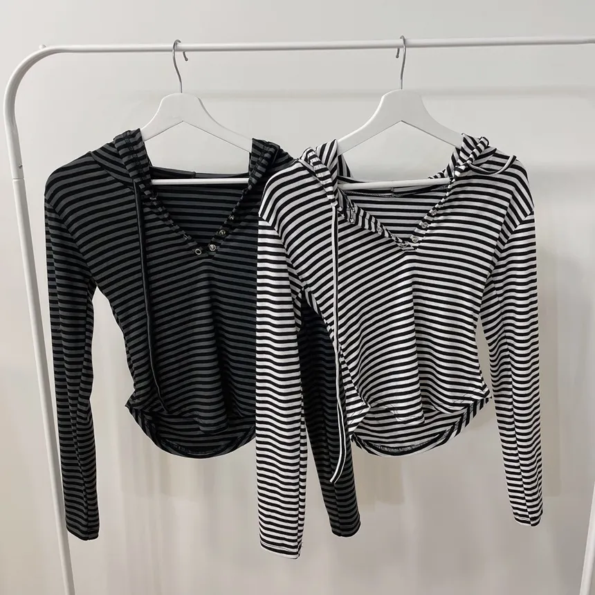 スナップボタンドローストリング長袖ボーダーTシャツ | mirangmirang | 詳細画像17