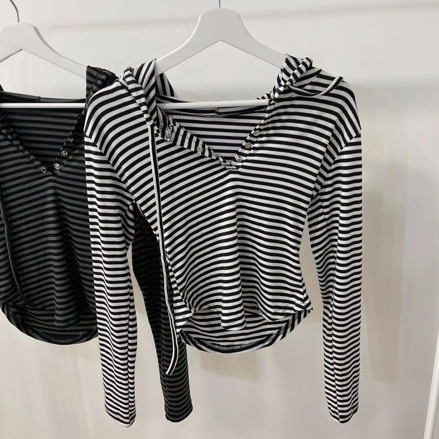 スナップボタンドローストリング長袖ボーダーTシャツ | mirangmirang | 詳細画像18