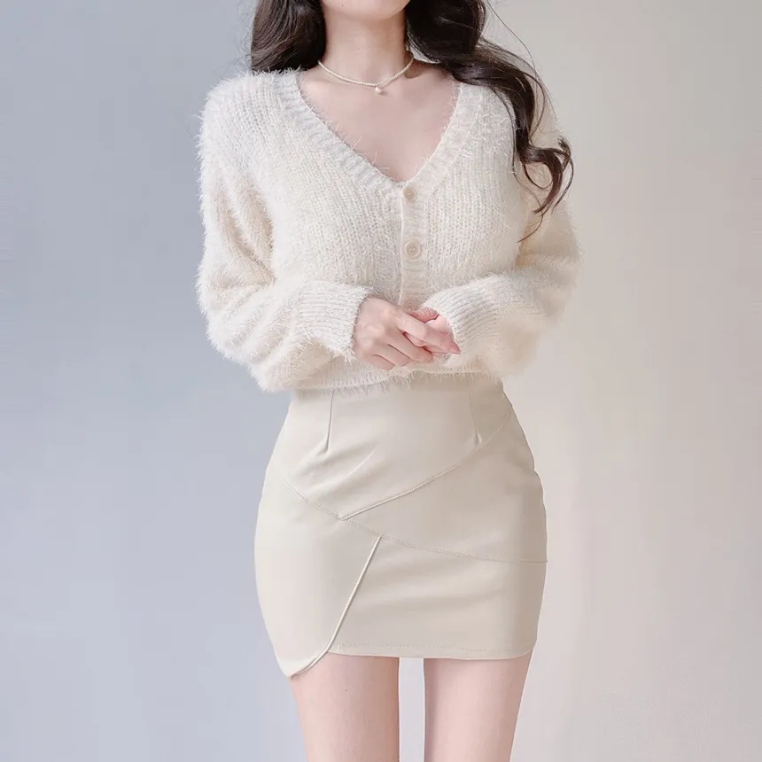 レザー調ハイウエストアンバランスミニスカート | mirangmirang | 詳細画像18