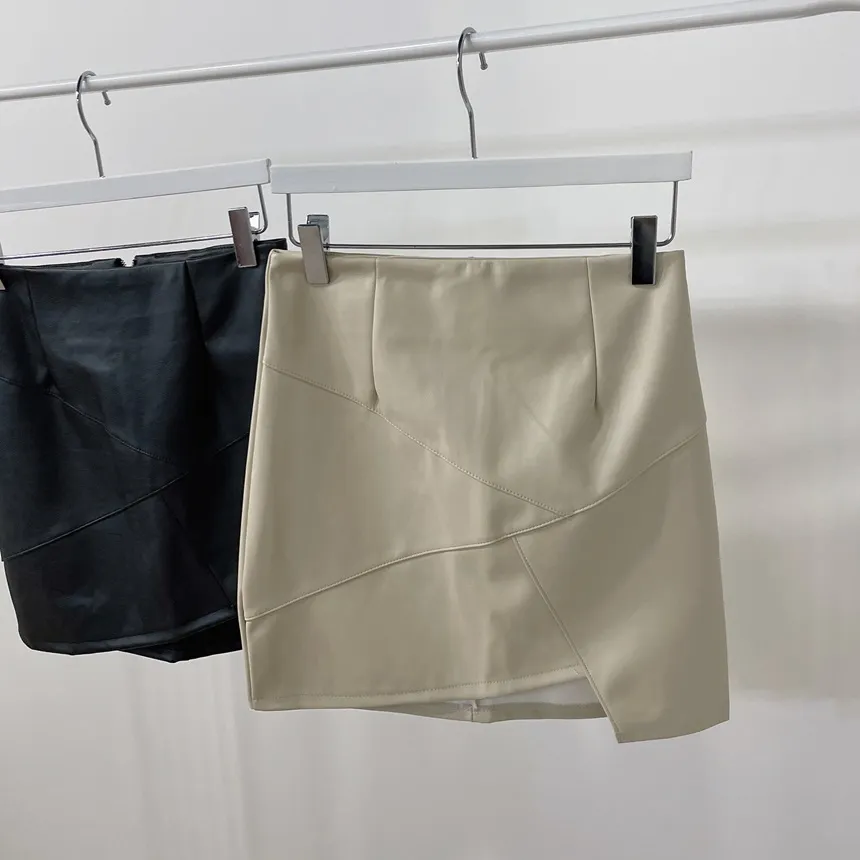 レザー調ハイウエストアンバランスミニスカート | mirangmirang | 詳細画像20