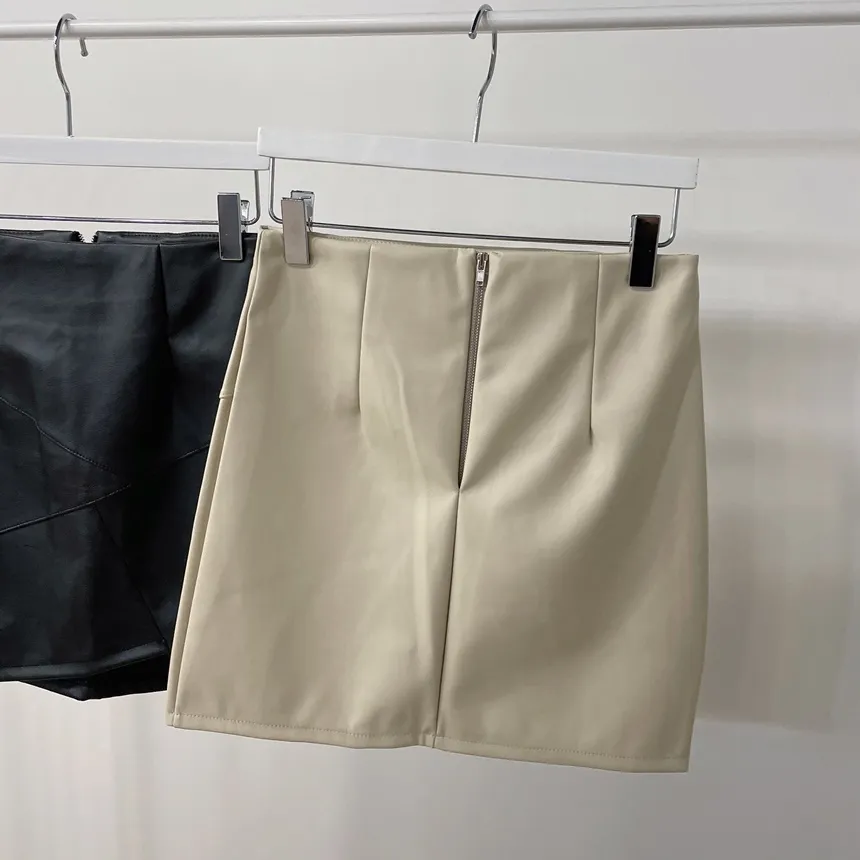 レザー調ハイウエストアンバランスミニスカート | mirangmirang | 詳細画像22