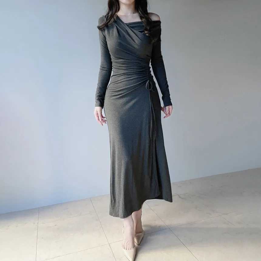 ワンショルダードレープシャーリングドローストリングロングワンピース | mirangmirang | 詳細画像2