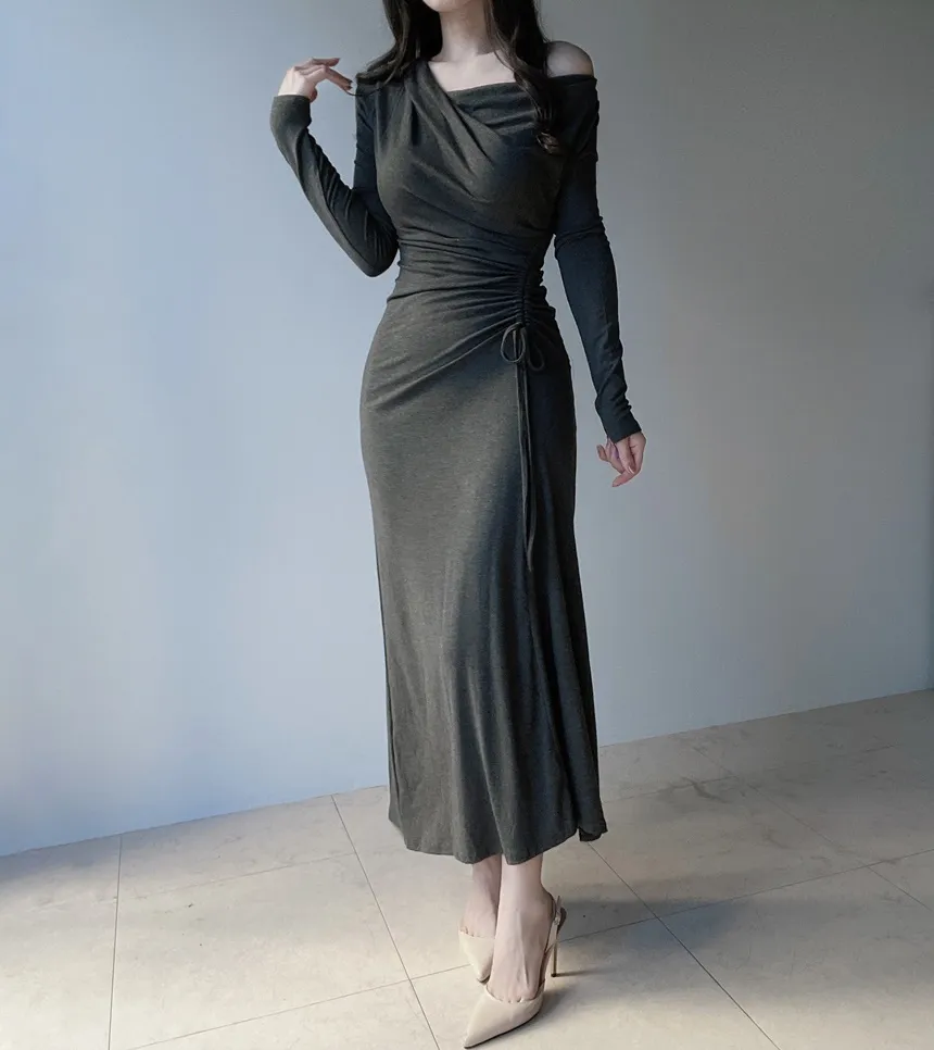 ワンショルダードレープシャーリングドローストリングロングワンピース | mirangmirang | 詳細画像3